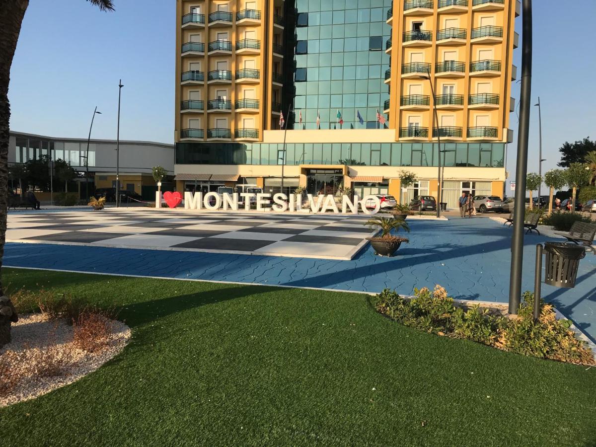 Апартаменты Residenza D'Agnese Монтесильвано Экстерьер фото