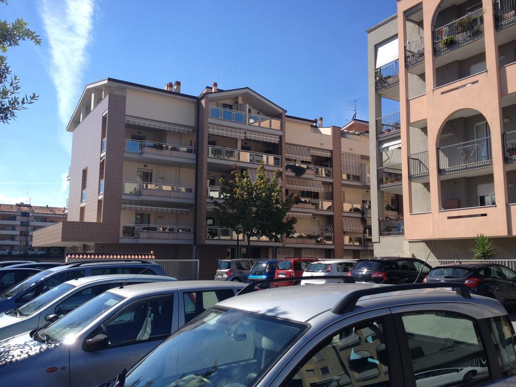 Апартаменты Residenza D'Agnese Монтесильвано Экстерьер фото